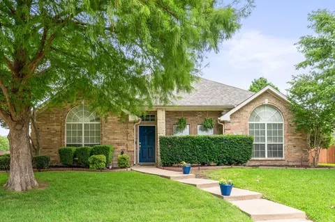 205 Crepe Myrtle Ln, Murphy, TX 75094