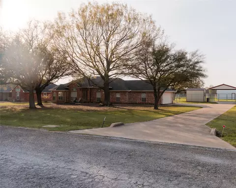 111 Fox Trl, Red Oak, TX 75154