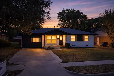2901 Maple Dr, Garland, TX 75042