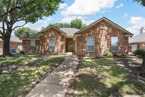 211 Desert Sky Dr, Mcgregor, TX 76657