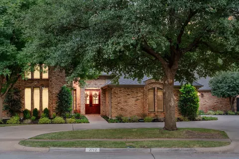 2712 W Prairie Creek Dr, Richardson, TX 75080