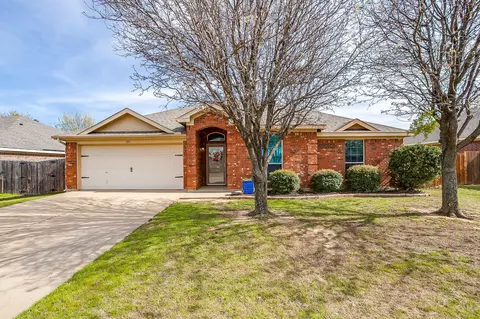 1151 Whispering Mdws, Crowley, TX 76036
