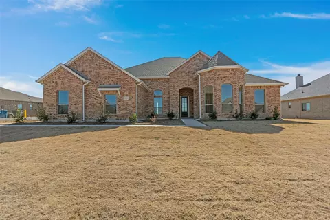 1913 Creekview Ln, Nevada, TX 75173