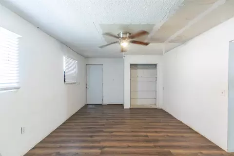 Living - 509 Scott St, Tye, TX 79563 photo 2 of 6