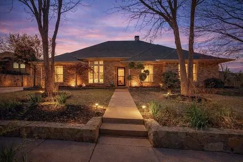 1021 Old Mill Cir, Irving, TX 75061