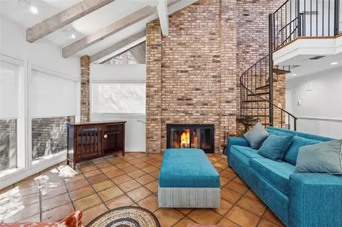2145 Fountain Square Dr, Fort Worth, TX 76107