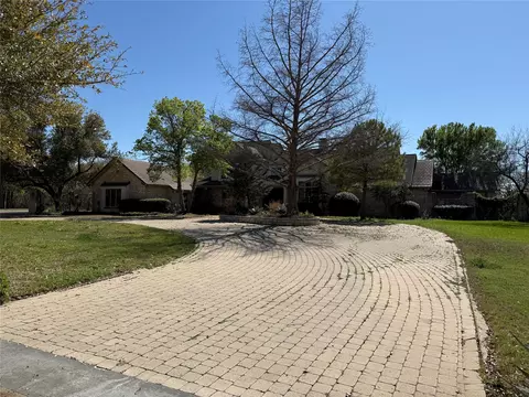 2316 Starlight Ct, Arlington, TX 76016