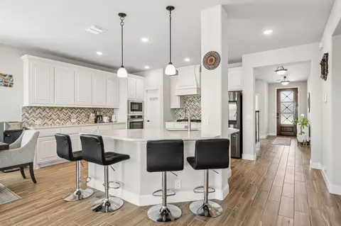 8720 Landergin Mesa Dr, Fort Worth, TX 76131