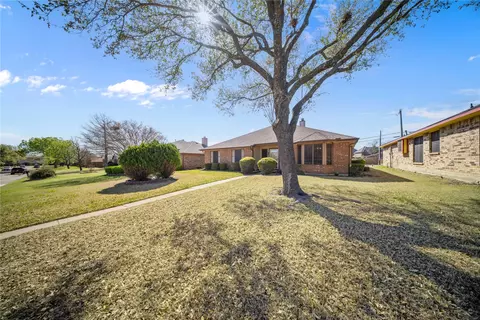 736 Whitewing Dr, Mesquite, TX 75150