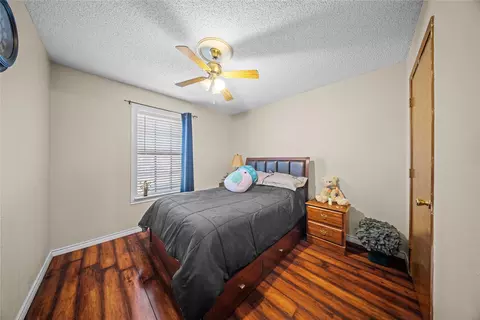 Bedroom - 736 Whitewing Dr, Mesquite, TX 75150 photo 3 of 4