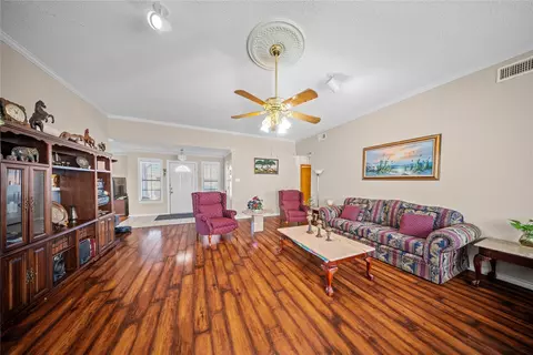 Living - 736 Whitewing Dr, Mesquite, TX 75150 photo 3 of 6