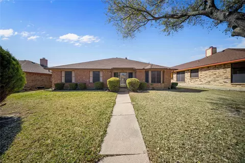 Exterior - 736 Whitewing Dr, Mesquite, TX 75150 photo 2 of 4