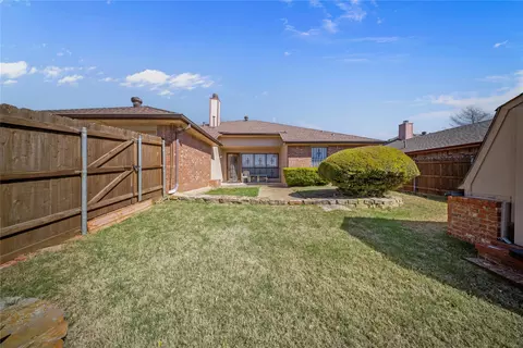 Exterior - 736 Whitewing Dr, Mesquite, TX 75150 photo 4 of 4