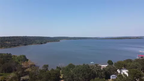 140 Meadow Pond Ct, Runaway Bay, TX 76426