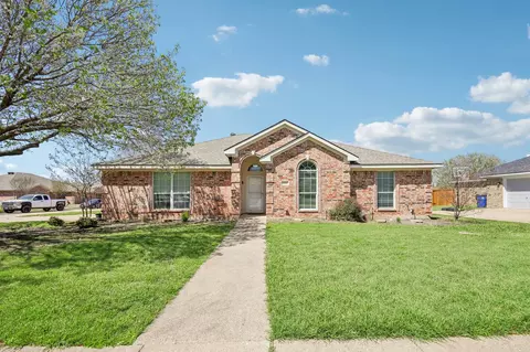 1325 Lake Shore Dr, Crowley, TX 76036