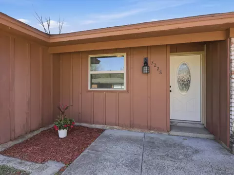 3228 Hummingbird Ln, Denton, TX 76209