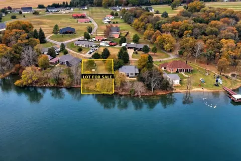 466 W Shore Dr, Wills Point, TX 75169