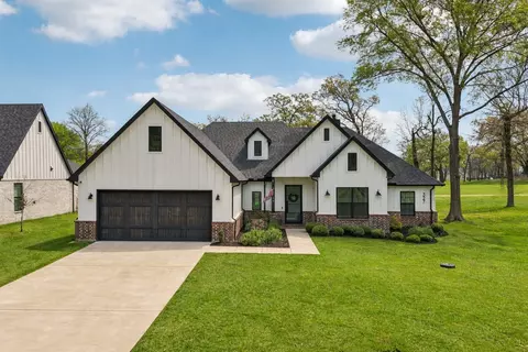 327 Saint Andrews Dr, Mabank, TX 75156