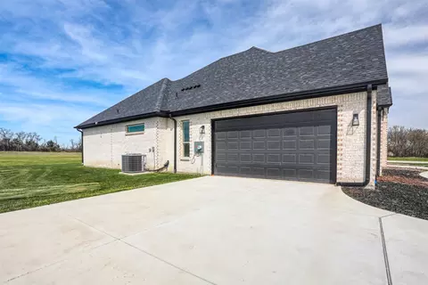 Exterior - 7637 County Road 1052, Celeste, TX 75423 photo 4 of 6