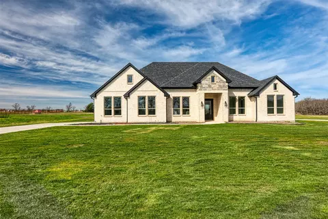 Exterior - 7637 County Road 1052, Celeste, TX 75423 photo 2 of 6