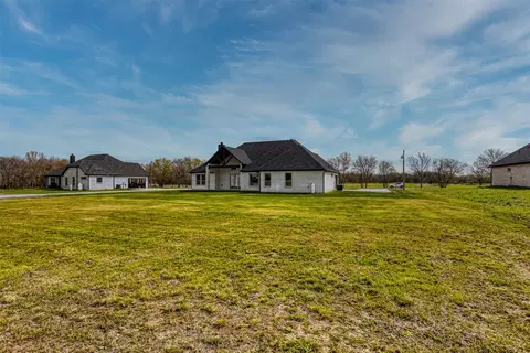 Exterior - 7637 County Road 1052, Celeste, TX 75423 photo 6 of 6