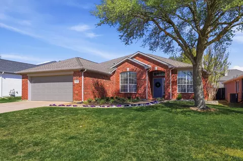 1635 Nightingale Ln, Corinth, TX 76210