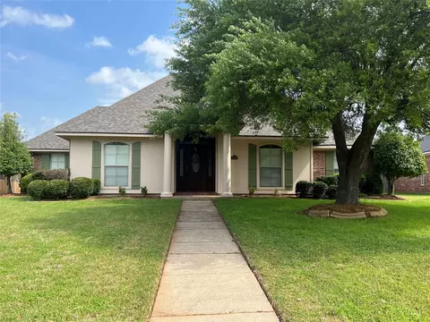 2012 Regent Cir, Bossier City, LA 71111