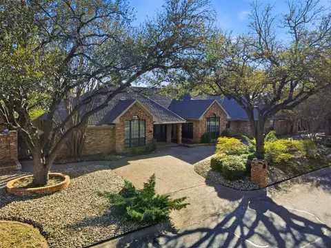 1005 Hemphill Dr, Cleburne, TX 76033