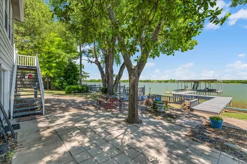 1128 W Lake Dr, Weatherford, TX 76087