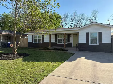 2401 S 26th St, Waco, TX 76706