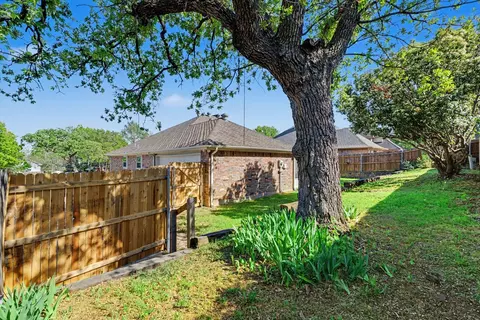 Exterior - 3233 David Dr, Hurst, TX 76054 photo 5 of 7
