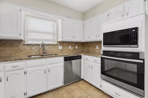 Kitchen - 3233 David Dr, Hurst, TX 76054 photo 1 of 3