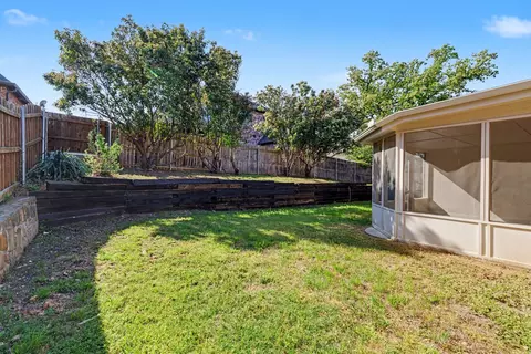 Exterior - 3233 David Dr, Hurst, TX 76054 photo 4 of 7