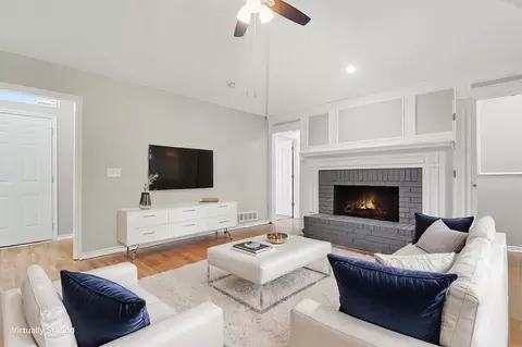 Living - 3233 David Dr, Hurst, TX 76054 photo 2 of 6