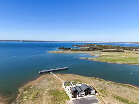 532 Lakeshore Ter, Windom, TX 75492