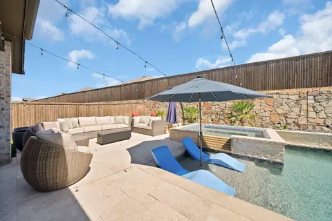 808 Knoxbridge Rd, Forney, TX 75126