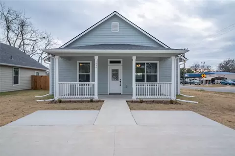 1030 W Gandy St, Denison, TX 75020
