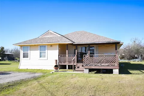 520 W Oak St, Gunter, TX 75058