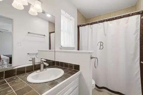 Bath - 121 Sandy Ln, Clyde, TX 79510 photo 1 of 2