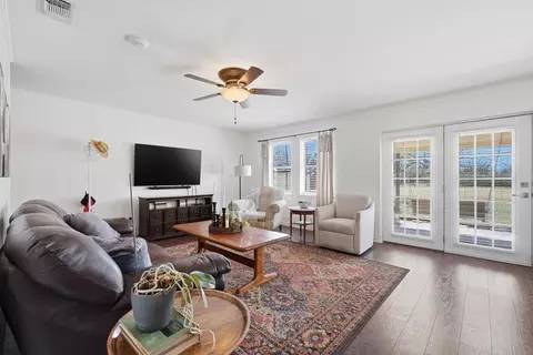 Living - 121 Sandy Ln, Clyde, TX 79510 photo 3 of 3