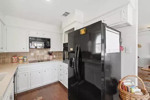 Kitchen - 121 Sandy Ln, Clyde, TX 79510 photo 3 of 4