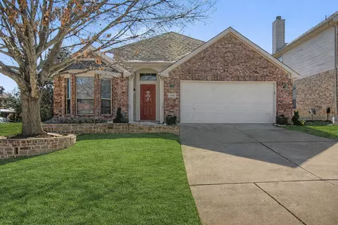 8945 Silent Brook Ln, Fort Worth, TX 76244