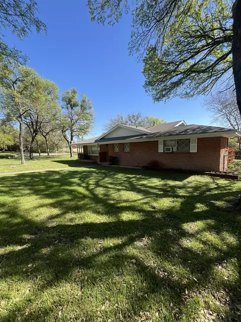 111 Lakeridge Rd, Lakeside, TX 76108