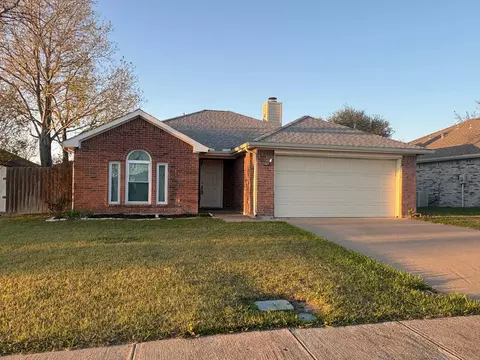 1221 Crooked Creek Ct, Midlothian, TX 76065