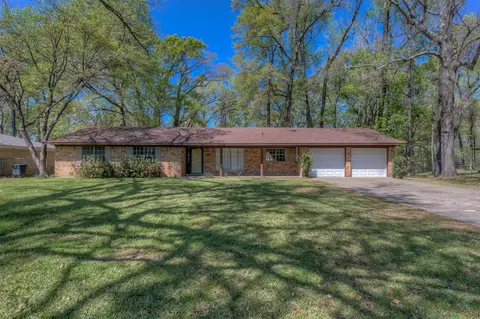 8113 Dogwood Trl, Haughton, LA 71037