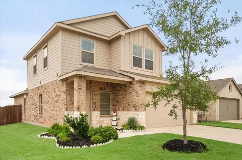 105 Greengate Dr, Boyd, TX 76023