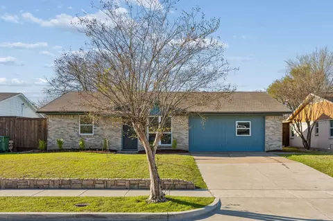 1914 Lawndale Dr, Carrollton, TX 75006