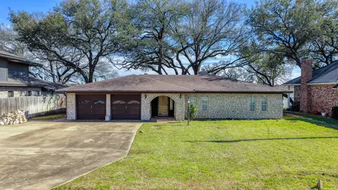 117 Casas Del Sur St, Granbury, TX 76049