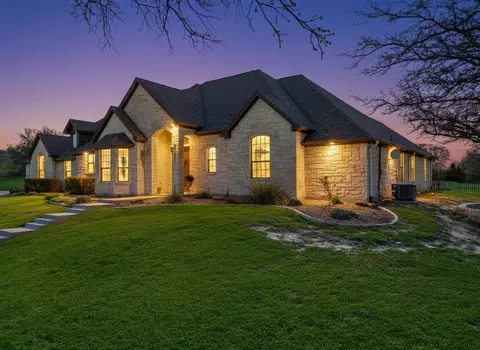 221 Arapahoe Rdg, Weatherford, TX 76087