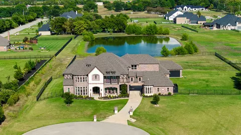901 Inverness Ct, Lucas, TX 75002